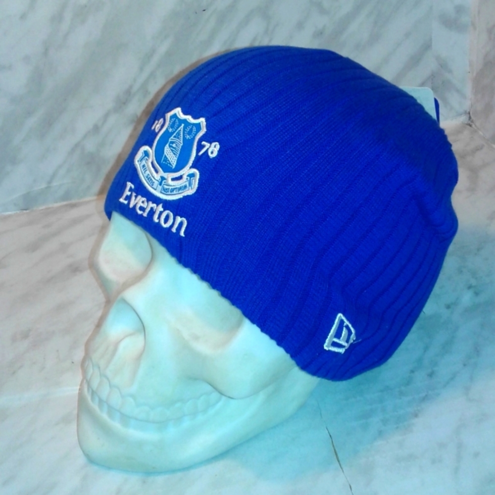 Everton FC New Era Official Football soccer Crest Knitted Winter Beanie Hat NWT